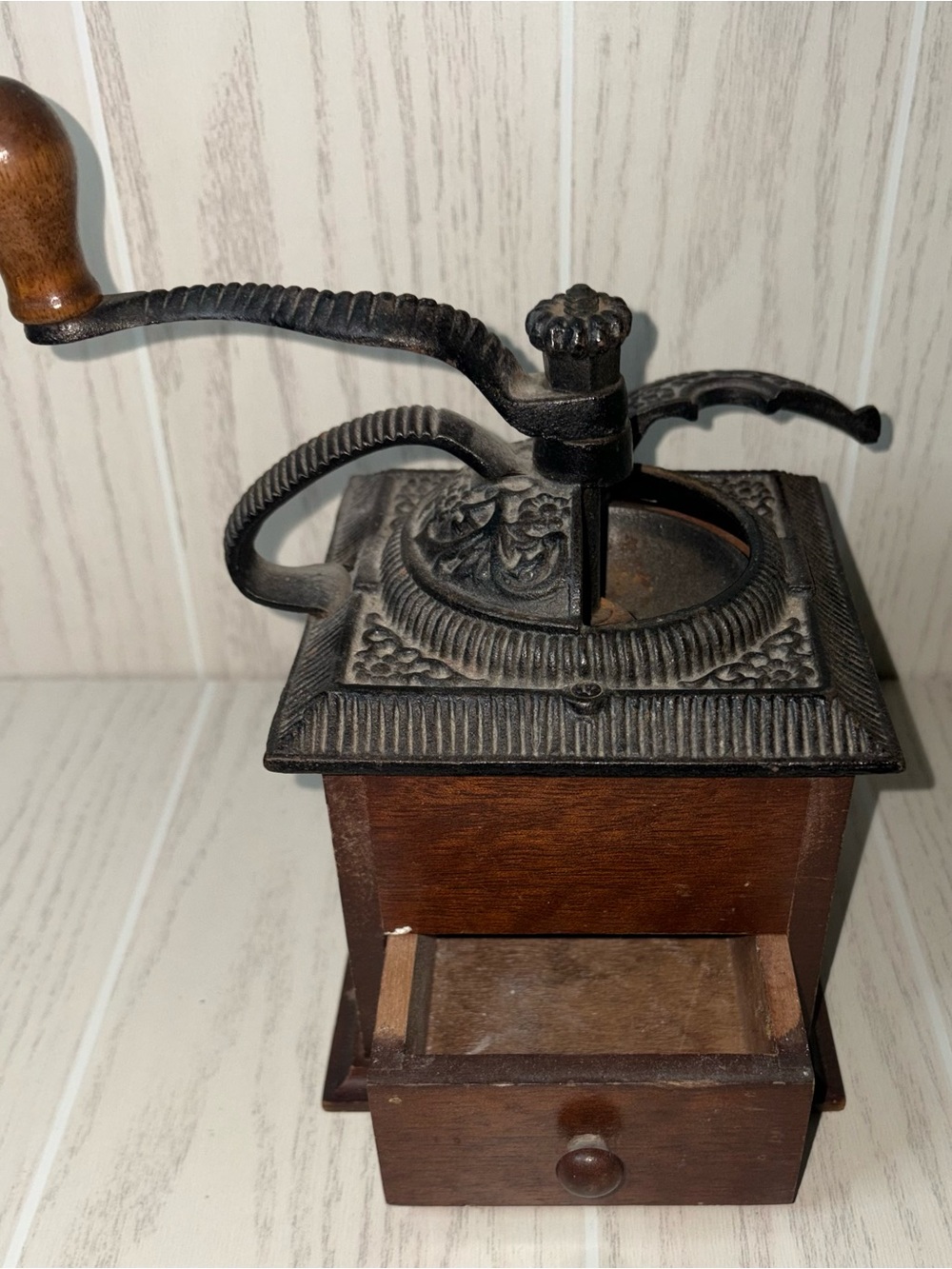 Vintage Manual Coffee Grinder Wood Cast Iron Crank Mill Farmhouse Rustic - Picture 5 of 13
